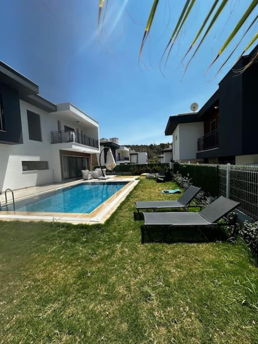 Villa Private Pool For Daily Rent In