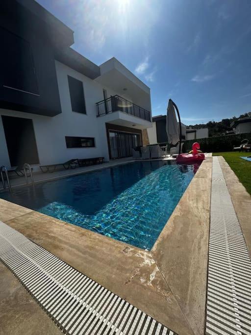 Private Pool For Daily Rent In Villa *
