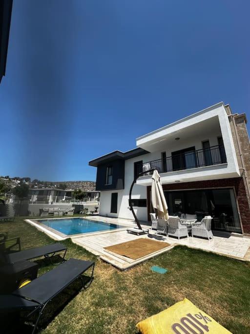 Private Pool For Daily Rent In *