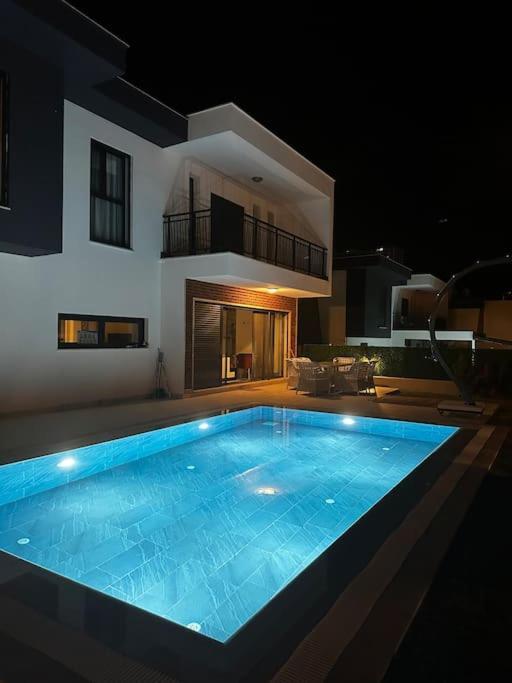 Private Pool For Daily Rent In * Kusadası